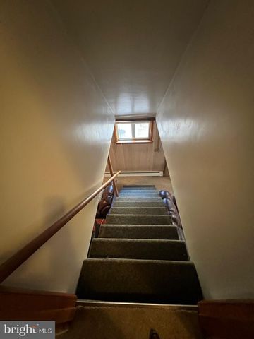 1567 MARY LOU RETTON DR, Fairmont, WV 26554