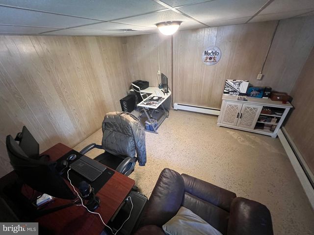 1567 MARY LOU RETTON DR, Fairmont, WV 26554