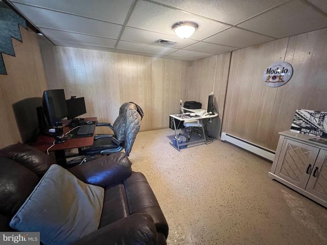 1567 MARY LOU RETTON DR, Fairmont, WV 26554