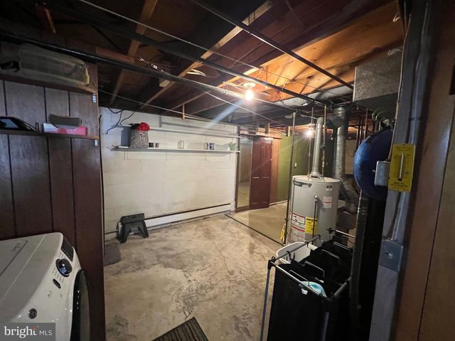 1567 MARY LOU RETTON DR, Fairmont, WV 26554