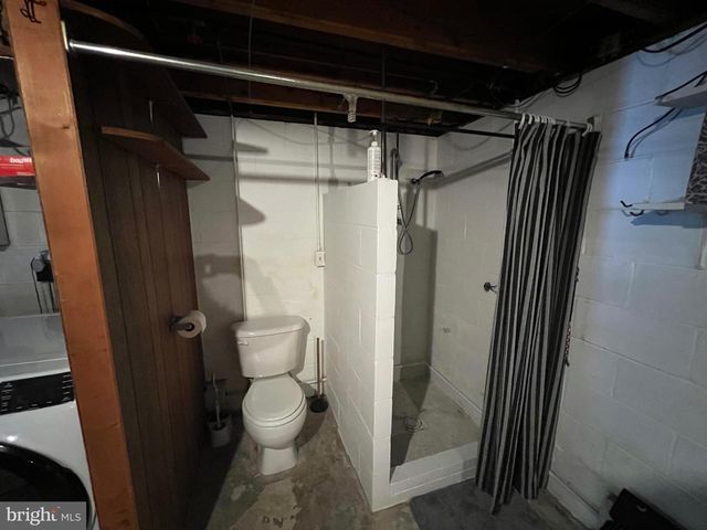 1567 MARY LOU RETTON DR, Fairmont, WV 26554