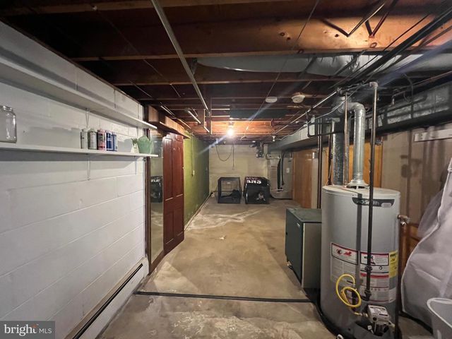 1567 MARY LOU RETTON DR, Fairmont, WV 26554