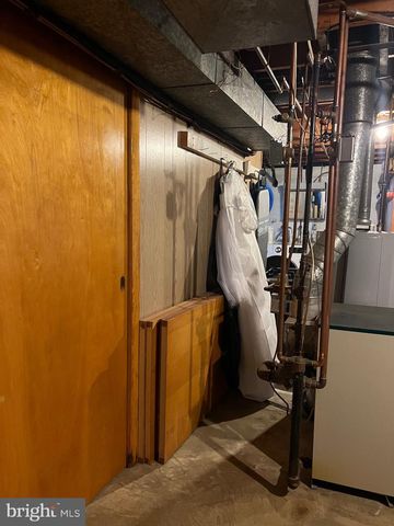 1567 MARY LOU RETTON DR, Fairmont, WV 26554