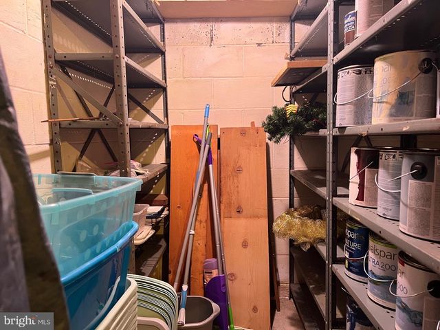 1567 MARY LOU RETTON DR, Fairmont, WV 26554