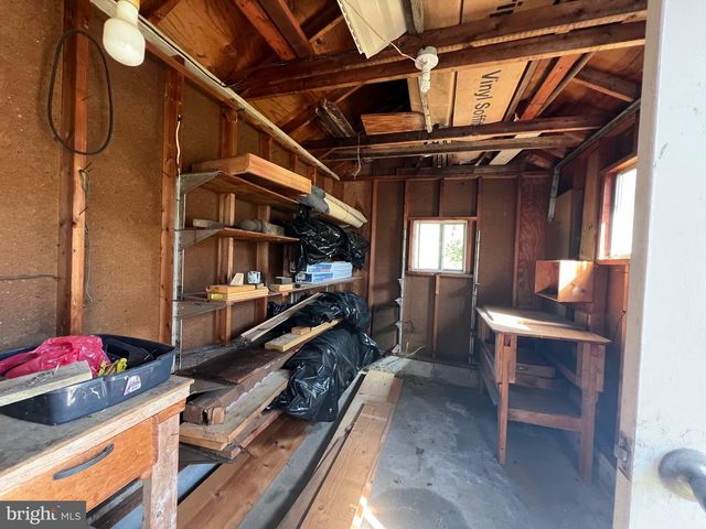 1567 MARY LOU RETTON DR, Fairmont, WV 26554