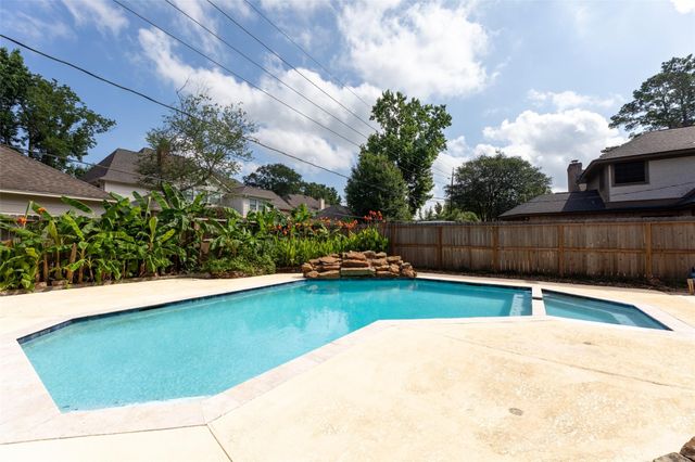 9714 Godstone Lane, Spring, TX 77379