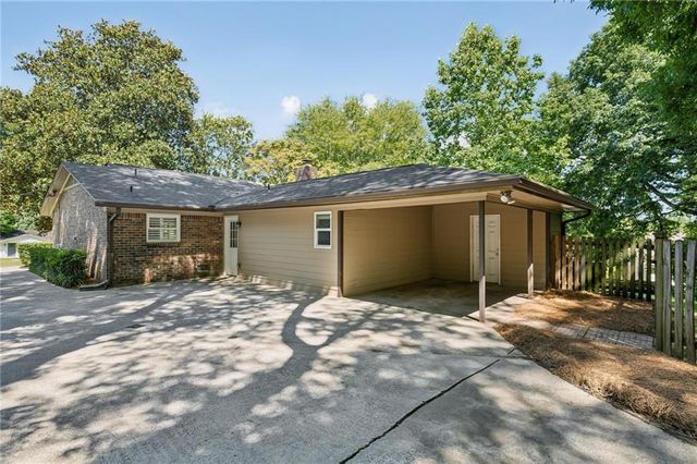 2624 Cove NE Circle, Brookhaven, GA 30319