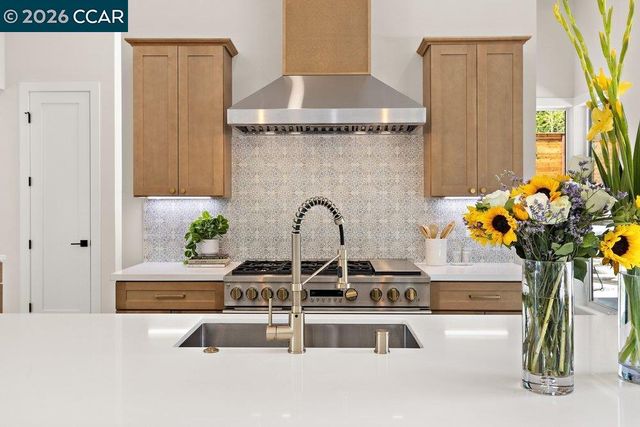 4006 Natasha Dr, Lafayette, CA 94549