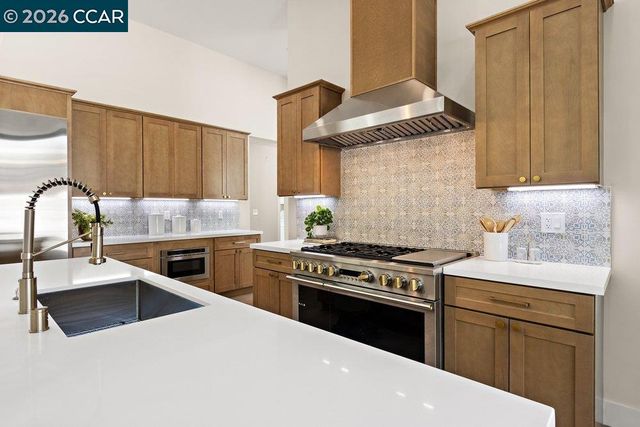 4006 Natasha Dr, Lafayette, CA 94549