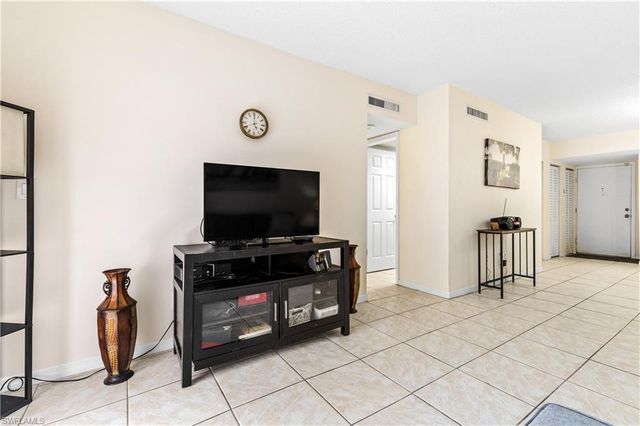 12501 McGregor BLVD 11, Fort Myers, FL 33919
