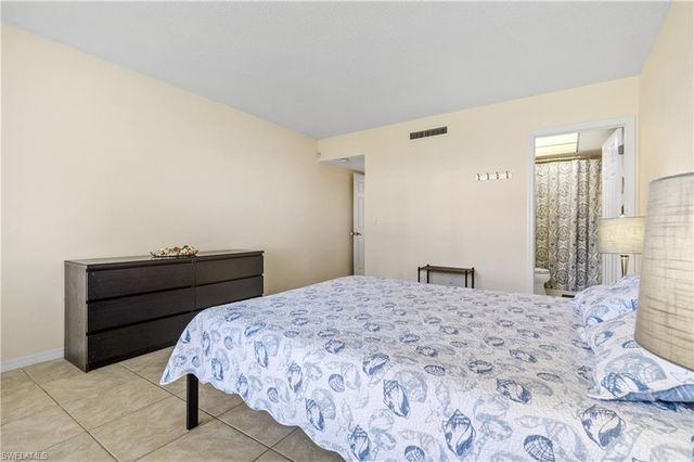 12501 McGregor BLVD 11, Fort Myers, FL 33919