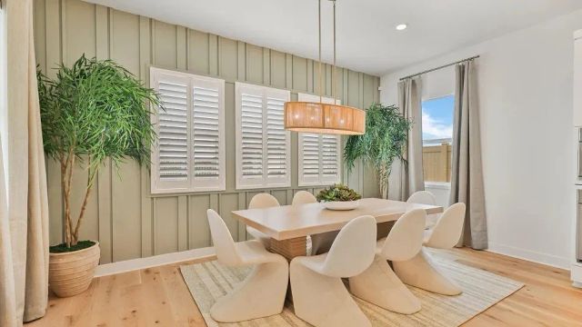 24393 Camino Oceano, Valencia, CA 91354