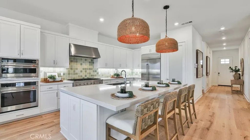 24393 Camino Oceano, Valencia, CA 91354