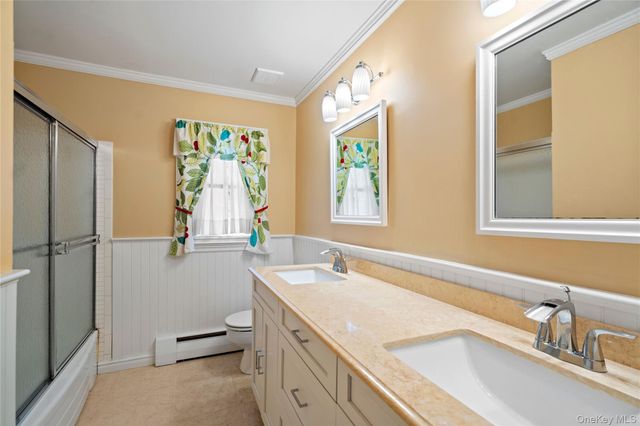 15 Springwood Path, Laurel Hollow, NY 11791