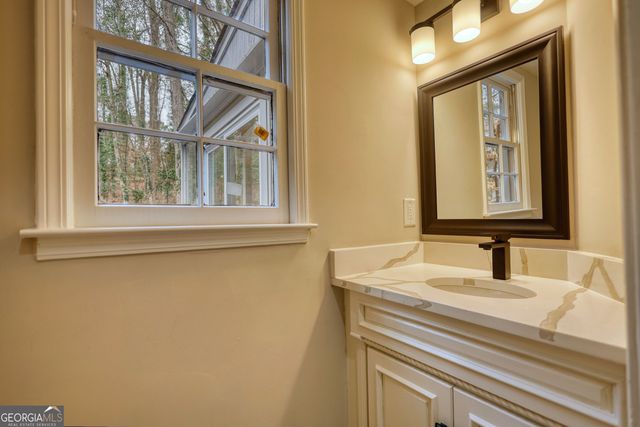 4205 Aberdeen Pass NE, Roswell, GA 30075