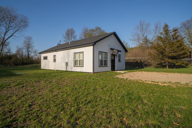 2084 W Fenwick Road, Fenwick, MI 48834