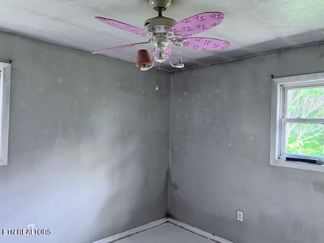 113 Smith Lane, Harriman, TN 37748