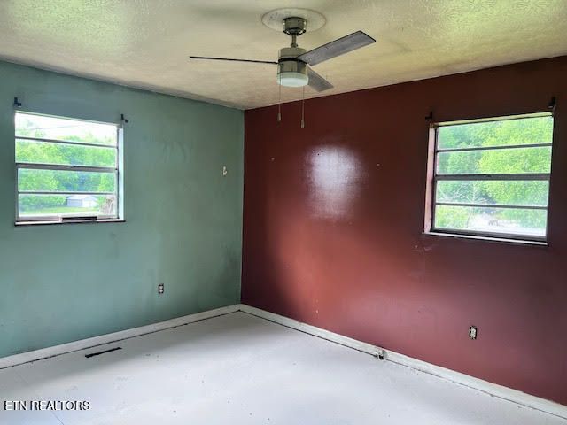 113 Smith Lane, Harriman, TN 37748