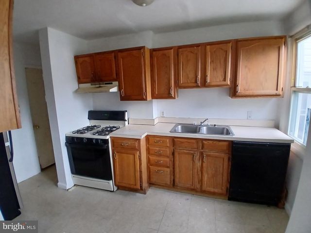 1 THIRD AVE, Claymont, DE 19703