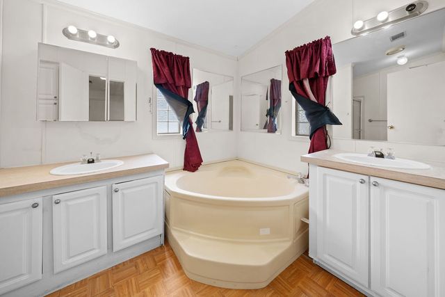 21133 Joe Paul Lane, Chandler, TX 75758