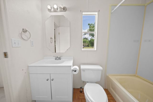 21133 Joe Paul Lane, Chandler, TX 75758