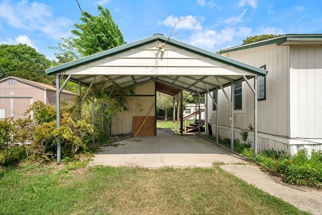 21133 Joe Paul Lane, Chandler, TX 75758