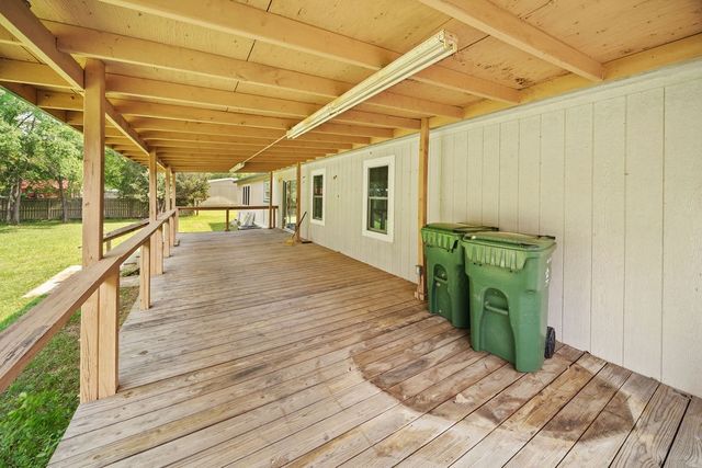 21133 Joe Paul Lane, Chandler, TX 75758