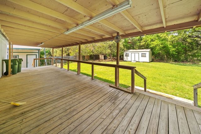 21133 Joe Paul Lane, Chandler, TX 75758