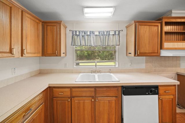 21133 Joe Paul Lane, Chandler, TX 75758