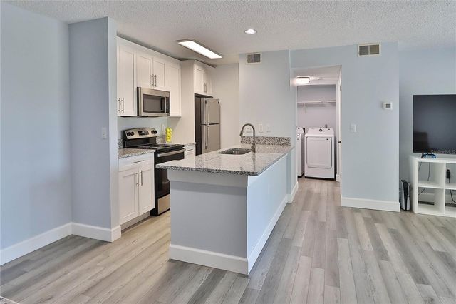 10028 STRAFFORD OAK COURT 712, Tampa, FL 33624