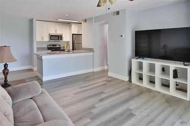 10028 STRAFFORD OAK COURT 712, Tampa, FL 33624