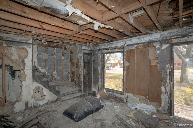 12605 Kelly Road, Detroit, MI 48224