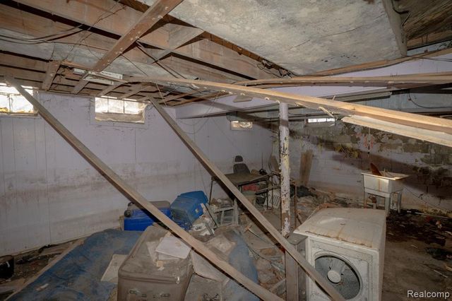 12605 Kelly Road, Detroit, MI 48224