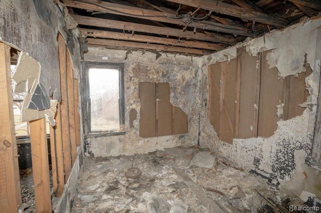 12605 Kelly Road, Detroit, MI 48224