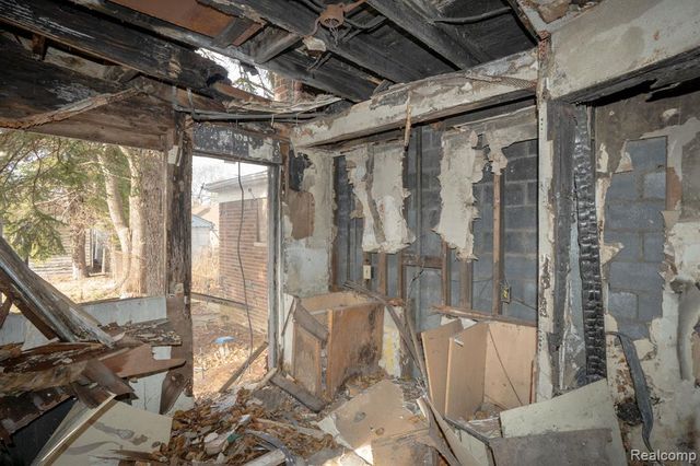 12605 Kelly Road, Detroit, MI 48224