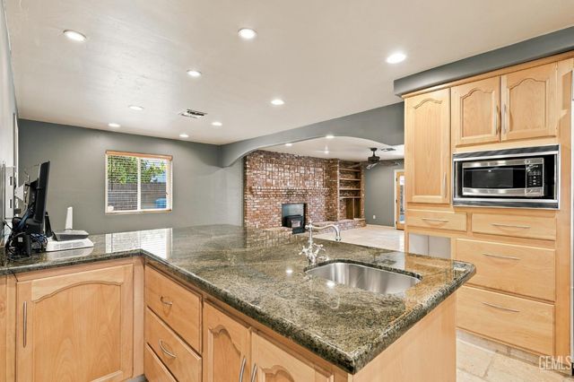 10718 Dee Dee Avenue, Bakersfield, CA 93312