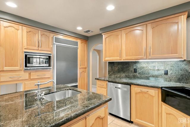 10718 Dee Dee Avenue, Bakersfield, CA 93312
