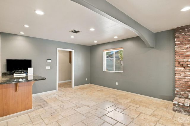 10718 Dee Dee Avenue, Bakersfield, CA 93312