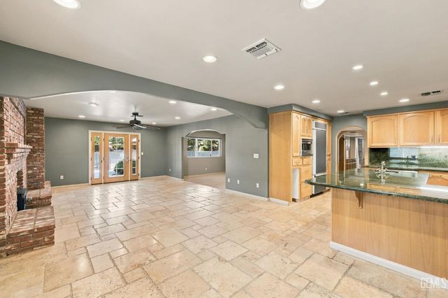 10718 Dee Dee Avenue, Bakersfield, CA 93312