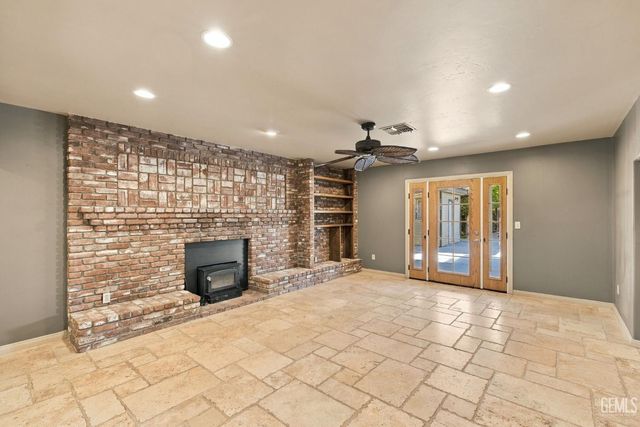 10718 Dee Dee Avenue, Bakersfield, CA 93312