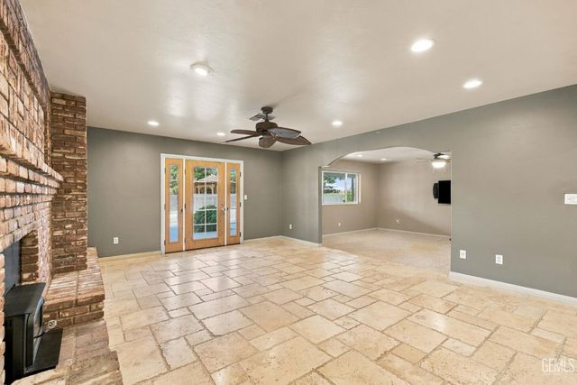 10718 Dee Dee Avenue, Bakersfield, CA 93312