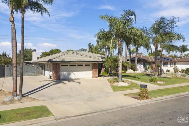 10718 Dee Dee Avenue, Bakersfield, CA 93312