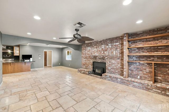 10718 Dee Dee Avenue, Bakersfield, CA 93312
