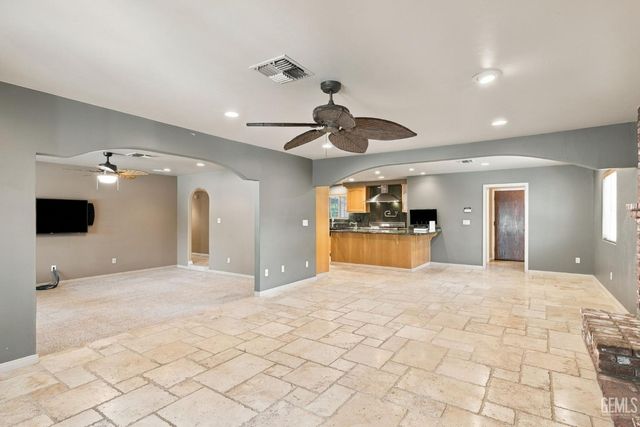 10718 Dee Dee Avenue, Bakersfield, CA 93312