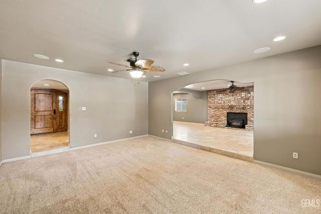 10718 Dee Dee Avenue, Bakersfield, CA 93312