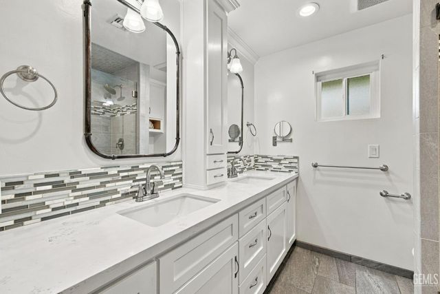 10718 Dee Dee Avenue, Bakersfield, CA 93312