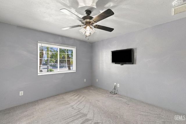 10718 Dee Dee Avenue, Bakersfield, CA 93312