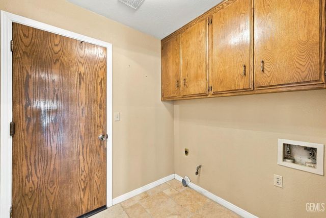 10718 Dee Dee Avenue, Bakersfield, CA 93312