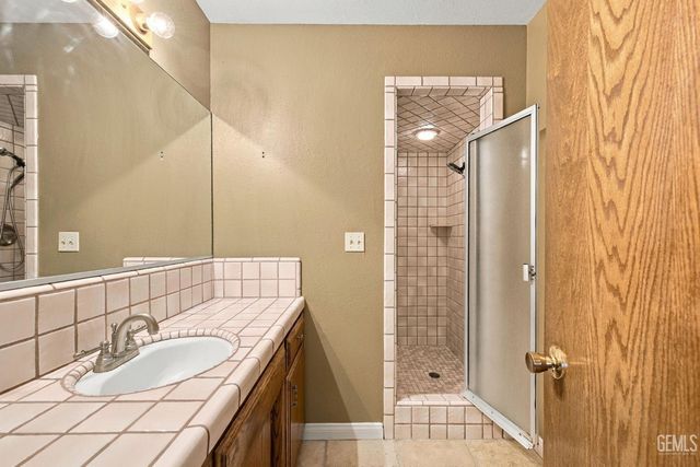 10718 Dee Dee Avenue, Bakersfield, CA 93312