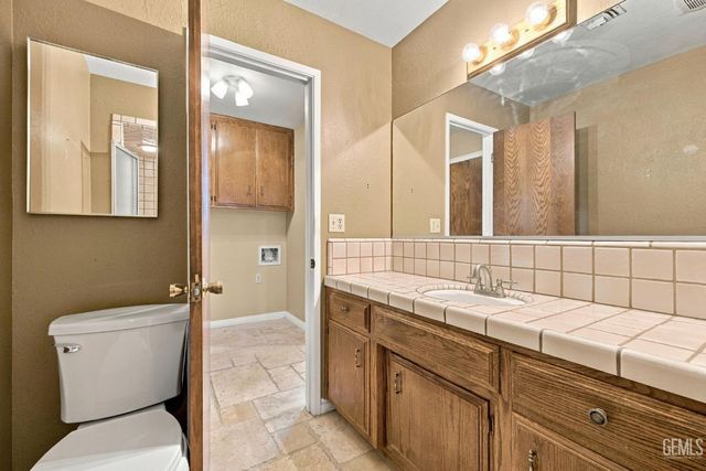 10718 Dee Dee Avenue, Bakersfield, CA 93312